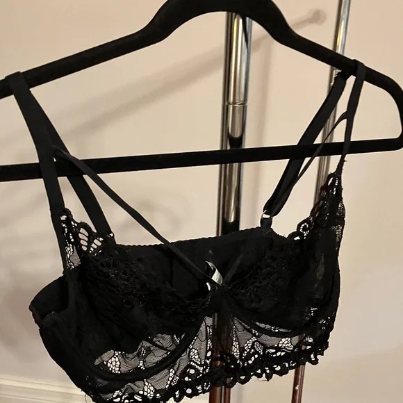 Chic Black Lace Underwire Bra - Picture 12 of 12
